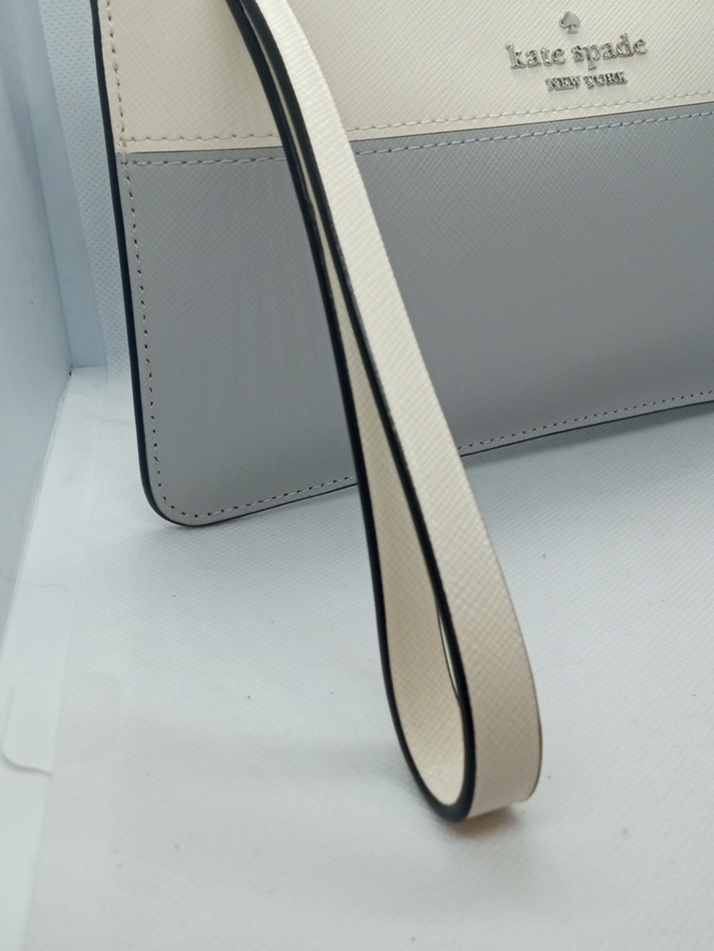 KATE SPADE LUCY WRISTLET - Picture 4 of 8